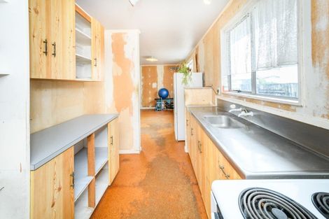 Photo of property in 2 Tiller Close, Kelvin Grove, Palmerston North, 4414