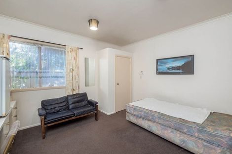 Photo of property in 40 Akoranga Drive, Northcote, Auckland, 0627