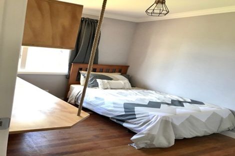 Photo of property in 5 Fitzroy Road, Fitzroy, New Plymouth, 4312