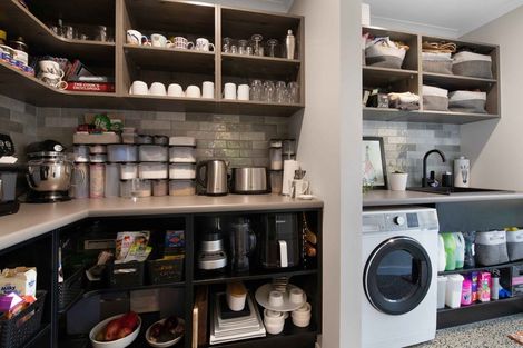 Photo of property in 16 Urumaraki Avenue, Helensville, 0800