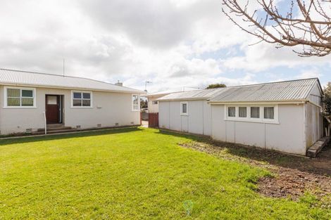 Photo of property in 4 Glasgow Street, Takaro, Palmerston North, 4412