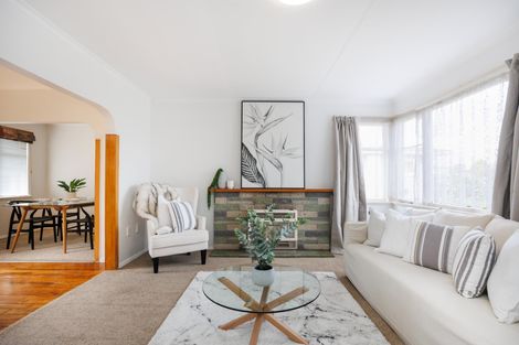 Photo of property in 27 Pembroke Street, Highbury, Palmerston North, 4412