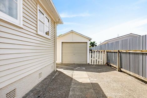 Photo of property in 4 Russell Road, Marewa, Napier, 4110