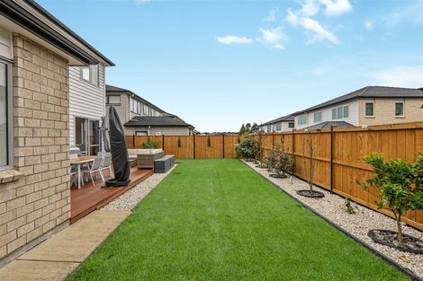 Photo of property in 20 Drumbuoy Drive, Flat Bush, Auckland, 2019