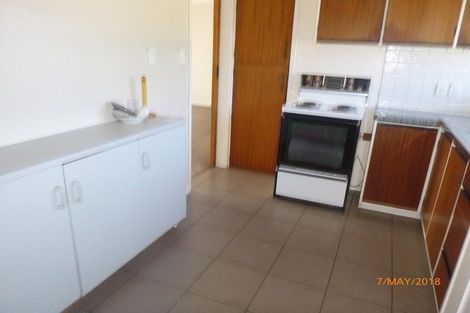 Photo of property in 2/1b Divich Avenue, Te Atatu South, Auckland, 0610