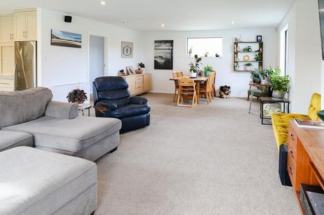Photo of property in 1 White Hart Lane, Mosgiel, 9024