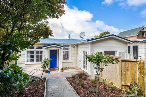 Photo of property in 55 Rhine Street, Island Bay, Wellington, 6023