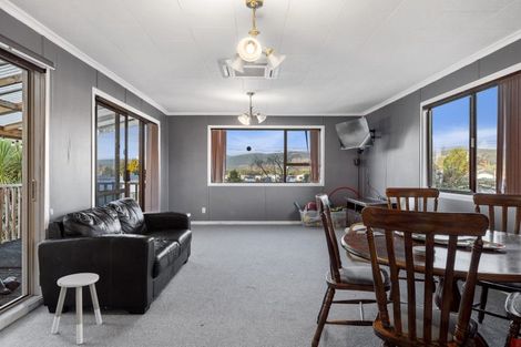 Photo of property in 105 Rangatira Drive, Mangakino, 3421