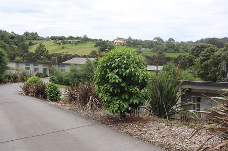 Photo of property in 73 Warman Road, Okura, Auckland, 0792