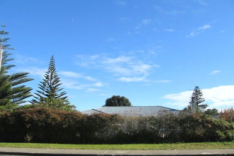 Photo of property in 43 Ngaio Street, Otaki Beach, Otaki, 5512
