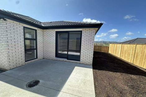 Photo of property in 10 Enchantment Lane, Karaka, 2113