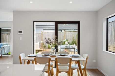 Photo of property in 7b De Quincey Terrace, Highland Park, Auckland, 2010