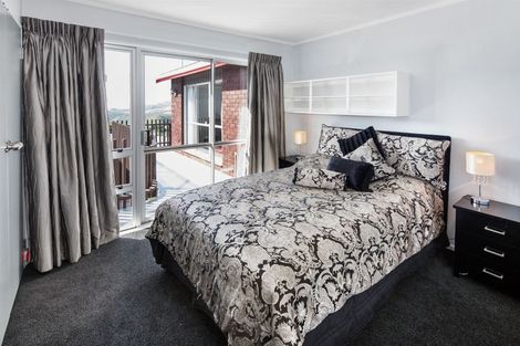 Photo of property in 6 Tree Top Lane, Paparangi, Wellington, 6037