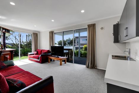 Photo of property in 18 Parkvue Drive, Bell Block, New Plymouth, 4312