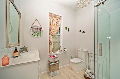 Photo of property in 10 Furlong Street, Hawera, 4610