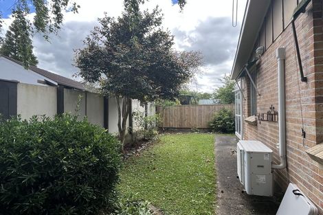 Photo of property in 30 Chilton Grove, Hokowhitu, Palmerston North, 4410