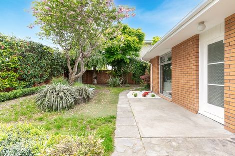 Photo of property in 2/17 Tudor Avenue, Ilam, Christchurch, 8041