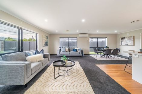 Photo of property in 22 Te Kaeaea Crescent, Wallaceville, Upper Hutt, 5018