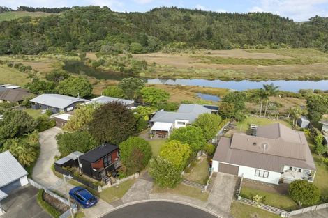 Photo of property in 106 Whitby Place, Whangamata, 3620