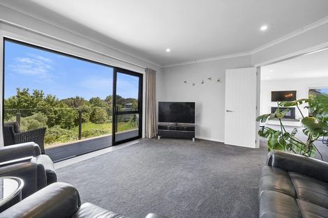 Photo of property in 438 Mangorei Road, Highlands Park, New Plymouth, 4312