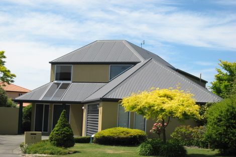 Photo of property in 32 Huntingdon Place, Avonhead, Christchurch, 8042