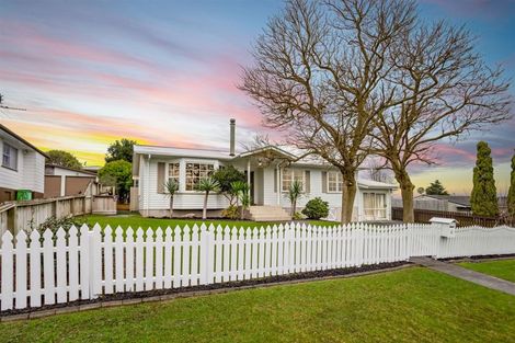 Photo of property in 6 Vina Place, Massey, Auckland, 0614