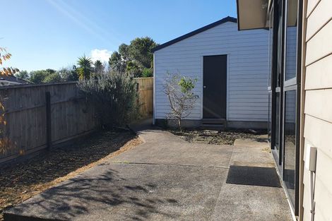 Photo of property in 27 Pahi Place, West Harbour, Auckland, 0618