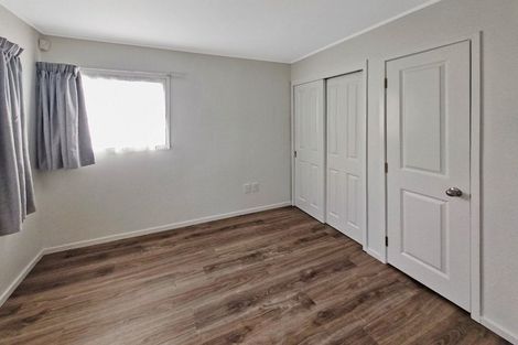 Photo of property in 112a Tiroroa Avenue, Te Atatu South, Auckland, 0610