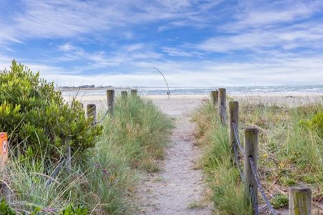 Photo of property in 4/20 Esplanade, Sumner, Christchurch, 8081