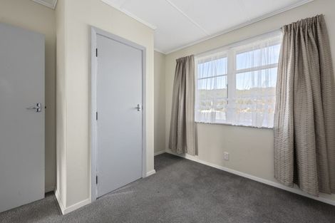 Photo of property in 15 Bird Grove, Stokes Valley, Lower Hutt, 5019