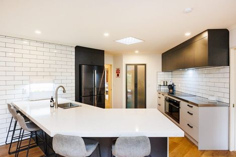 Photo of property in 5 Pastoral Lane, Hokowhitu, Palmerston North, 4410