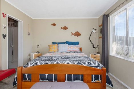 Photo of property in 2/5 Coventry Close, Ascot Park, Porirua, 5024