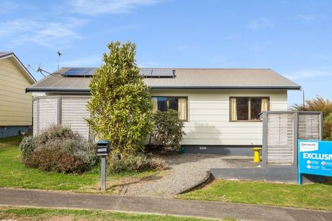 Photo of property in 2 Te Arawi Street, Takapuwahia, Porirua, 5022