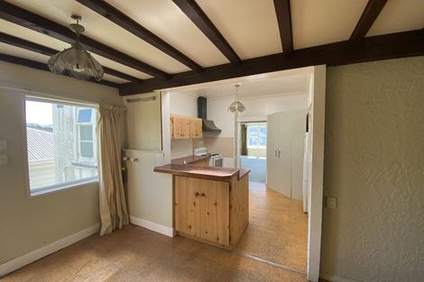 Photo of property in 37 Palliser Road, Roseneath, Wellington, 6011