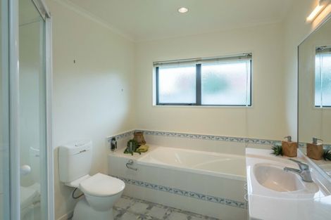 Photo of property in 52 Campion Road, Waikanae Beach, Waikanae, 5036