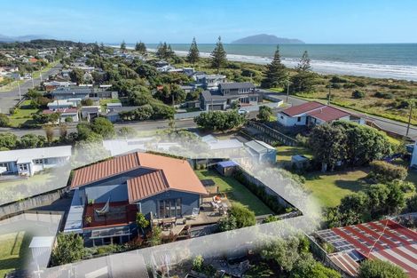 Photo of property in 17 Moana Street, Otaki Beach, Otaki, 5512