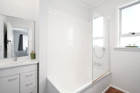 Photo of property in 26 Oxford Street, Fairfield, Hamilton, 3214