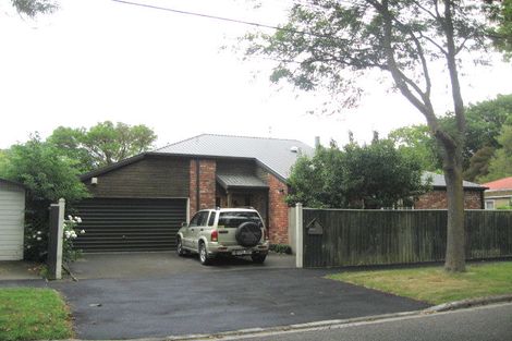 Photo of property in 2/43 Dee Street, St Albans, Christchurch, 8014