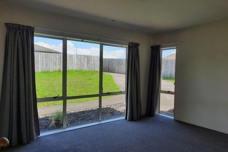 Photo of property in 9 Shenton Place, Burswood, Auckland, 2013