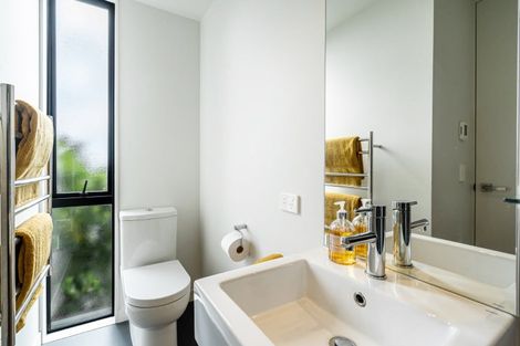 Photo of property in 15b Verran Road, Birkenhead, Auckland, 0626