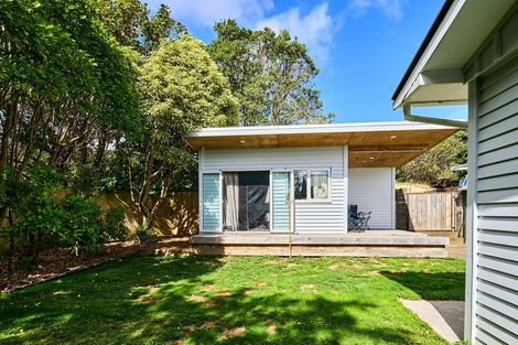 Photo of property in 6 Mayfair Place, Tawa, Wellington, 5028