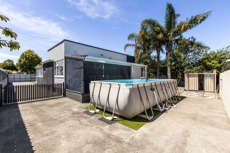 Photo of property in 1 Rutherford Road, Marewa, Napier, 4110