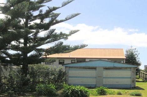 Photo of property in 3 Motiti Road, Papamoa Beach, Papamoa, 3118