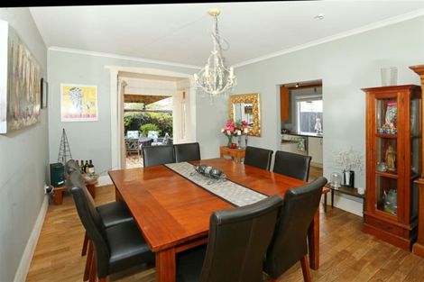Photo of property in 249a Great North Road, Henderson, Auckland, 0612