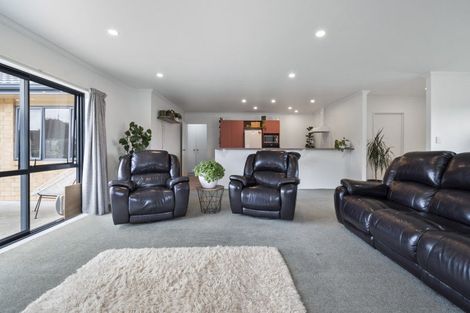 Photo of property in 6 Brookside Close, Highbury, Palmerston North, 4412