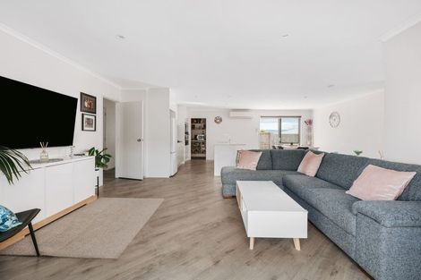 Photo of property in 34 Charlotte Drive, Omokoroa, 3114