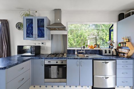 Photo of property in 71 Bassett Road, Johnsonville, Wellington, 6037