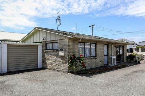 Photo of property in 2/13 Karamu Street, Strandon, New Plymouth, 4312