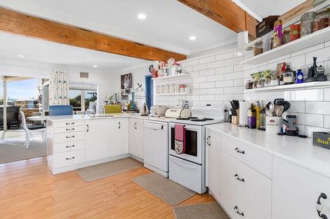 Photo of property in 36 Omokoroa Road, Omokoroa, 3114