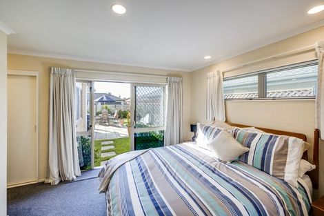 Photo of property in 12 Caulfield Place, Taradale, Napier, 4112